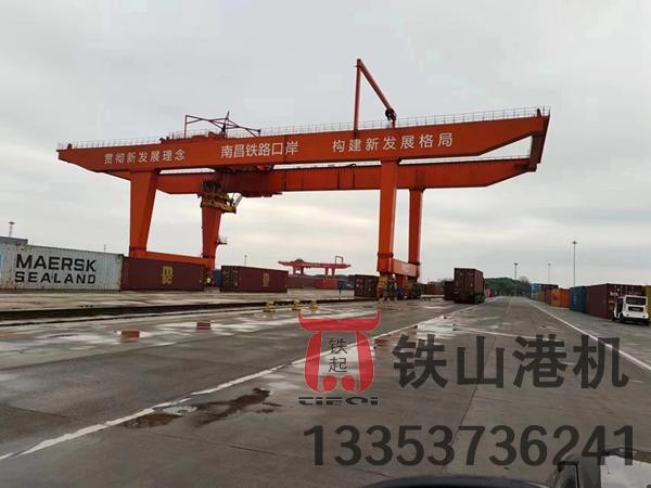 福建岳陽(yáng)軌道式集裝箱龍門吊廠家軌道式集裝箱龍門吊的優(yōu)勢(shì)特點(diǎn)
