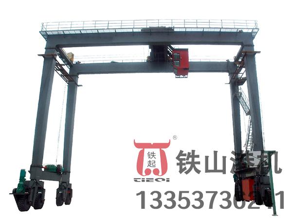 山東煙臺(tái)輪胎式集裝箱龍門吊廠家輪胎式集裝箱龍門吊跨箱作業(yè)特點(diǎn)